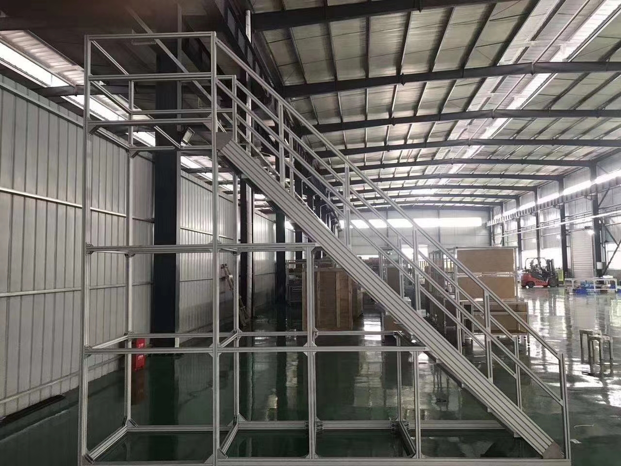 倉(cāng)儲(chǔ)物流設(shè)備為何偏愛鋁型材框架？